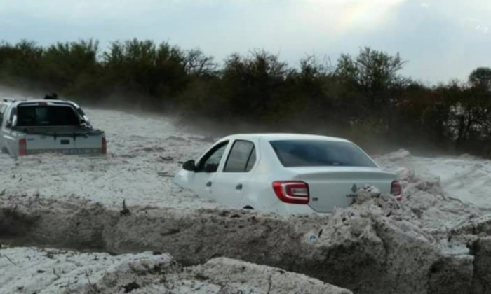 Argentina Diterjang Banjir Es dan Salju Sedalam Lima Kaki