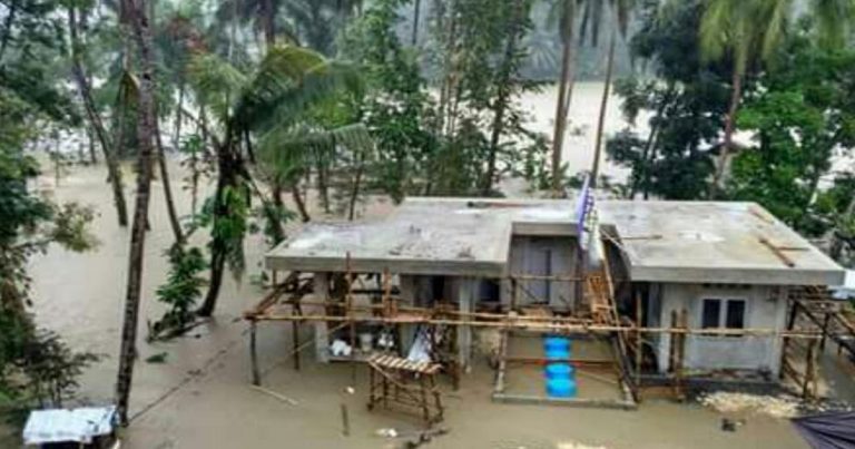 Atasi  Banjir dan Longsor Pangandaran, Kemensos Terjunkan Tagana dan Buka Dapur Umum