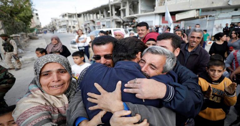 Tangis Mengharukan Kembalinya Pelarian Tawanan ISIS Saat Disambut Pihak Keluarga