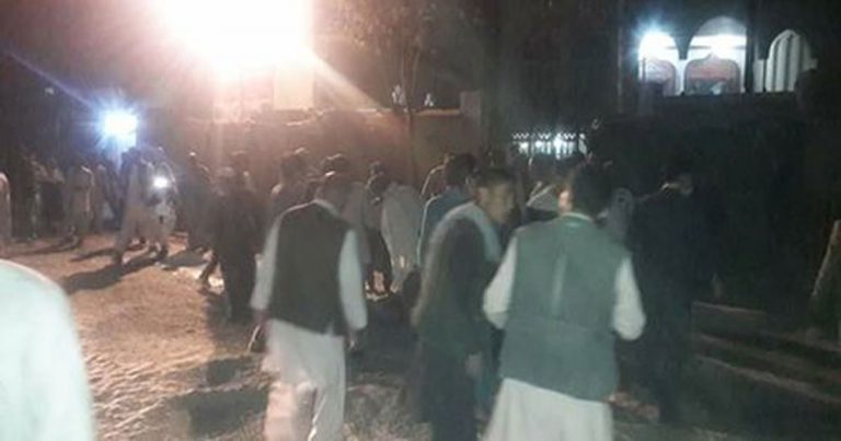 Hampir 60 Orang Tewas Ketika Dua Serangan Bom Bunuh Diri di Masjid Afghanistan