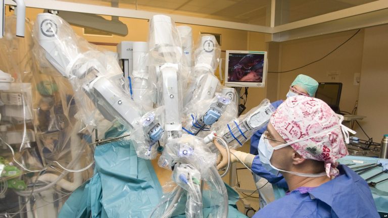 Operasi Dengan Robot Boros Bagi Penderita Kanker Dubur