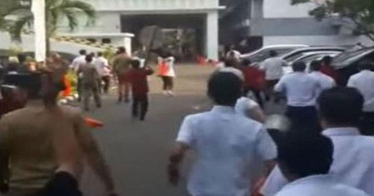 Kronologi Penyerangan oleh Massa ke Kantor Kemendagri, 10 Orang Terluka