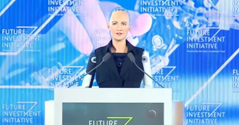 Ini Sophia Si Robot yang Memiliki Status Kewarganegaraan Arab Saudi
