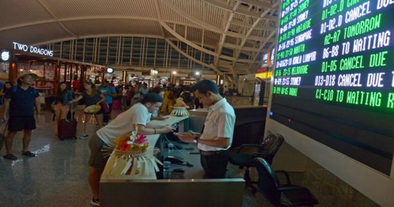 Ruang Udara di Denpasar Ditutupi Abu Vulkanik Gunung Agung, Bandara Ngurah Rai Ditutup Sementara