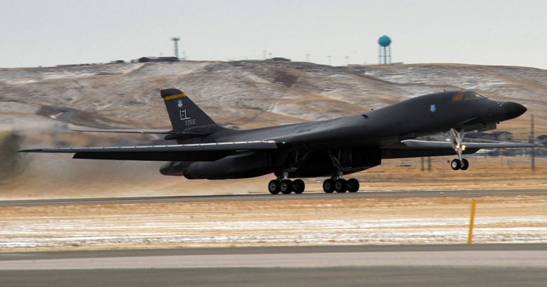 Pesawat Pembom Supersonik AS Menggelar Latihan di Wilayah Korea Selatan