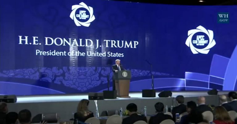 Pidato Saat Pembukaan Forum APEC, Donald Trump Puji Indonesia Bangkit dari Kemiskinan
