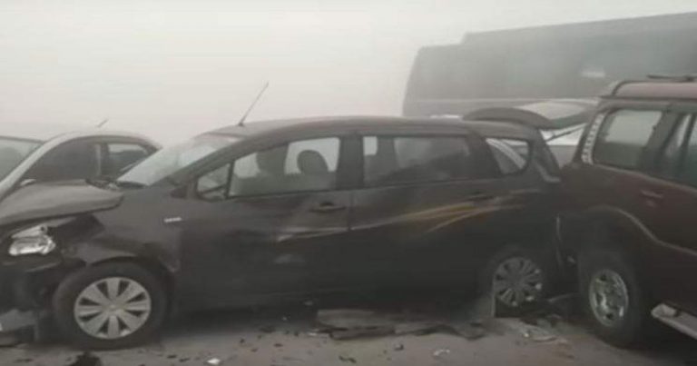 Parahnya Kabut Asap Menyelimuti Ibu Kota India,  Mobil-mobil dan Bus Kecelakaan di Jalan Tol