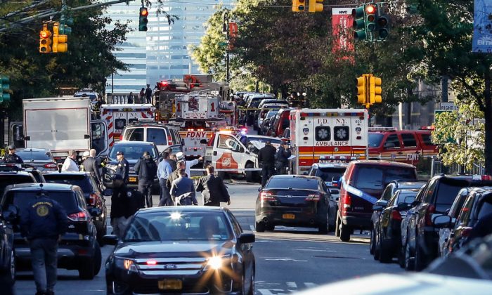 Teror Serangan Truk Tewaskan Delapan Orang di New York