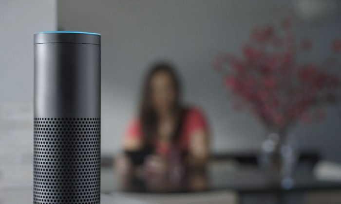 Polisi Gerebek Apartemen Dikira Pesta Dinihari Ternyata Asisten Virtual Alexa Hidup Sendiri