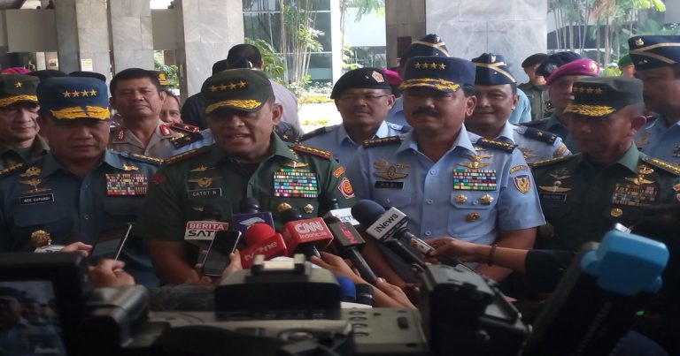 Jenderal Gatot Antar Calon Panglima Penggantinya Mengikuti Uji Kelayakan dan Kepatutan DPR