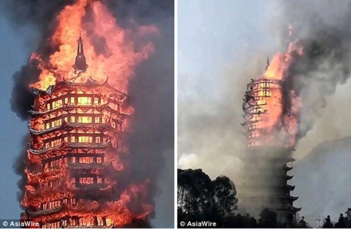 Menara Lingguan di tiongkok terbakar