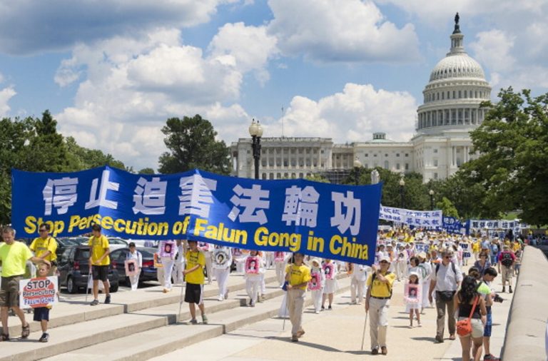 Pengacara HAM di Tiongkok Membela Ratusan Praktisi Falun Gong Tahun Ini