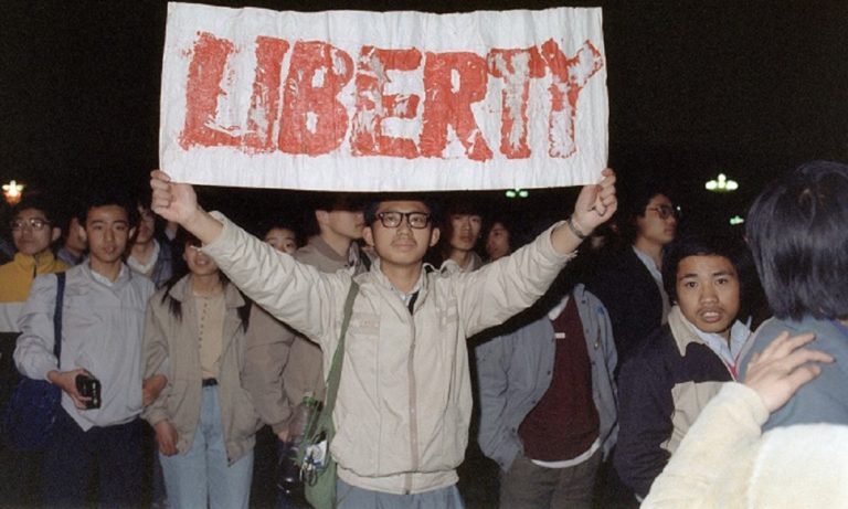 Sedikitnya 10.000 Mahasiswa Tewas Selama Pembantaian Lapangan Tiananmen