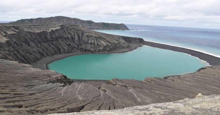 Pulau Terbentuk dari Letusan Gunung Api Tonga di Laut Pasifik Bisa Menunjukkan Asal Usul Mars