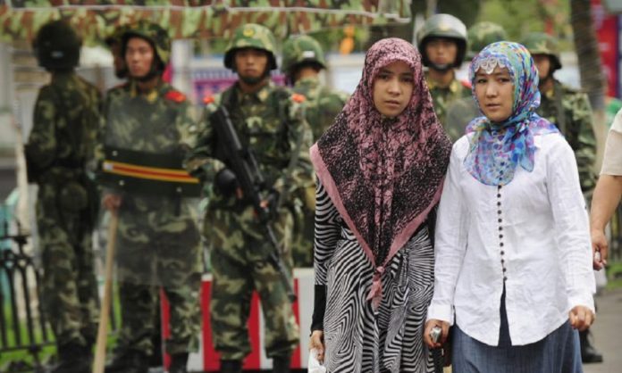 muslim Uighur di Xinjiang tiongkok