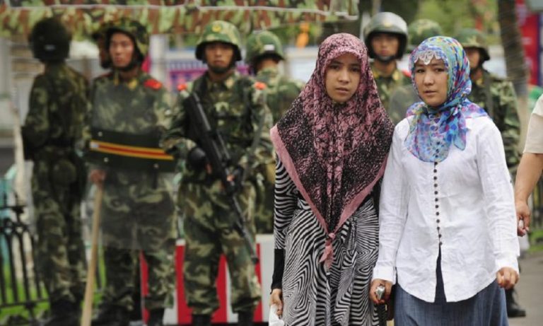 Rezim Tiongkok Gunakan ‘Data Besar’ Pengawasan untuk Menahan Warga Xinjiang