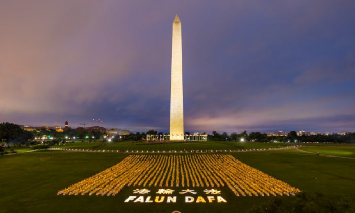 peringatan malam lilin praktisi Falun gong - Falun Dafa