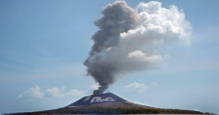Volume Anak Gunung Krakatau Menyusut Hingga 60 Persen