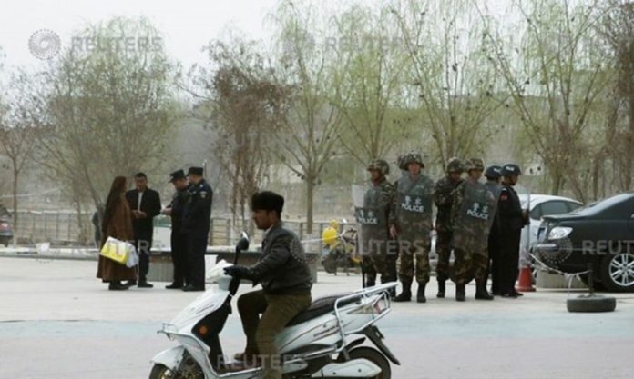 indoktrinasi politik pada muslim uighur