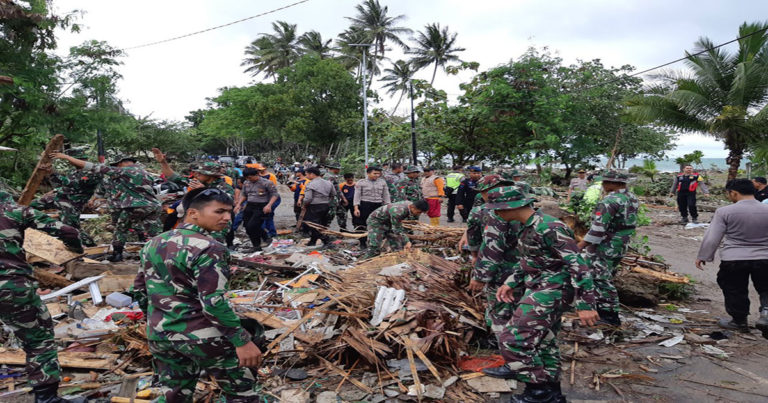 Tsunami di Banten-Lampung : 222 Orang Meninggal dan 834 Terluka