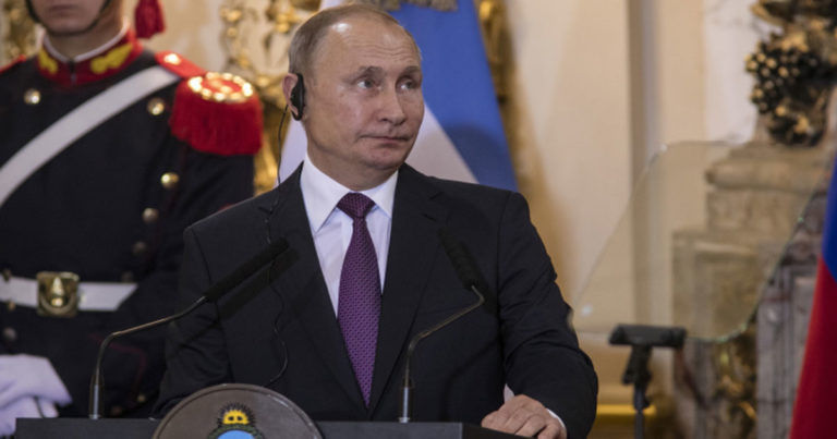 Vladimir Putin Menjalani Isolasi Mandiri Setelah COVID-19 Terdeteksi Sekitar Orang-orang Terdekatnya