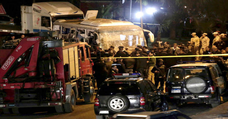 Turis Vietnam dan Pemandu Wisatawan Lokal Terbunuh Saat Bus Dihajar Bom Dekat Piramida di Mesir