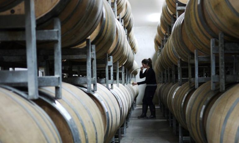 Bahayanya Minuman Anggur Palsu Tiongkok dan Kerugian yang Ditimbulkan Dalam Industri Anggur Global