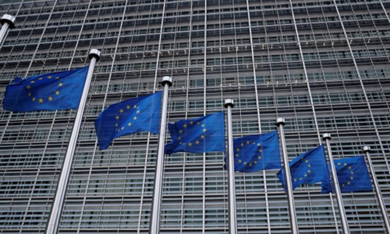 Uni Eropa Mencapai Kesepakatan untuk Membuat Aturan Baru Mengatur Google dan Facebook