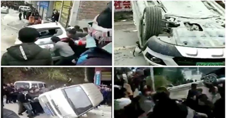 (Video) Melawan Gerakan Kremasi, Warga Bentrok Besar dengan Aparat di Guizhou, Tiongkok, Mobil-Mobil Dijungkirbalikkan
