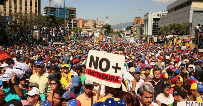 Rakyat dan Oposisi Venezuela Makin Gencar Desak Maduro Lengser