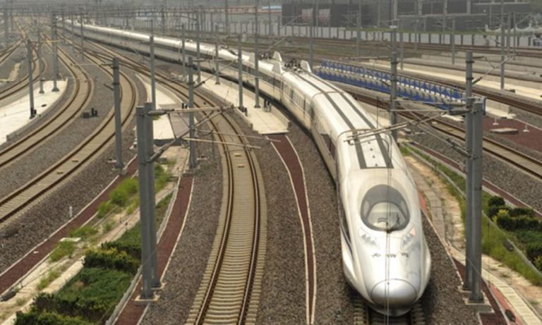 Sistem Kereta Kecepatan Tinggi Tiongkok Memiliki Masalah Fiskal yang Besar
