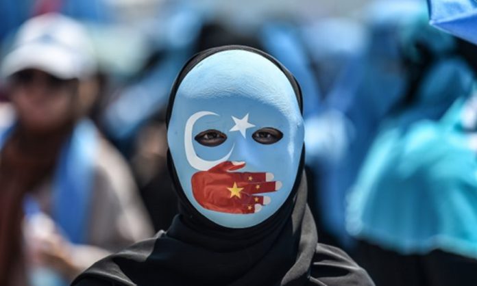indoktrinasi paksa dan penahanan muslim uighur oleh rezim komunis tiongkok
