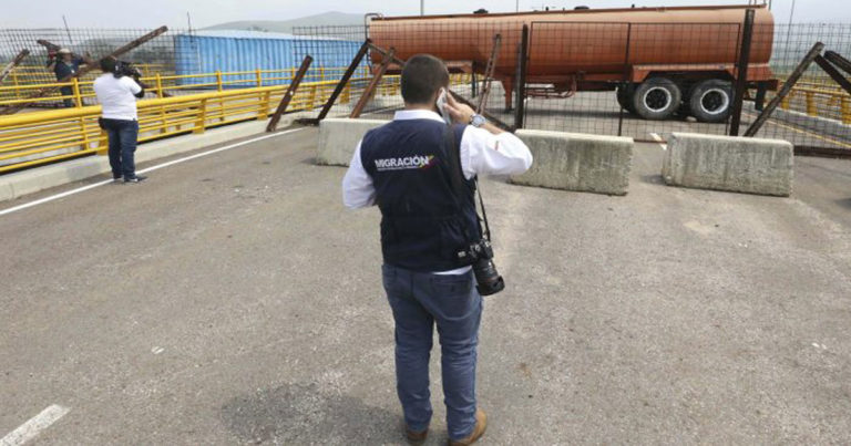Militer Venezuela Blokir Jembatan untuk Hentikan Aliran Bantuan Internasional