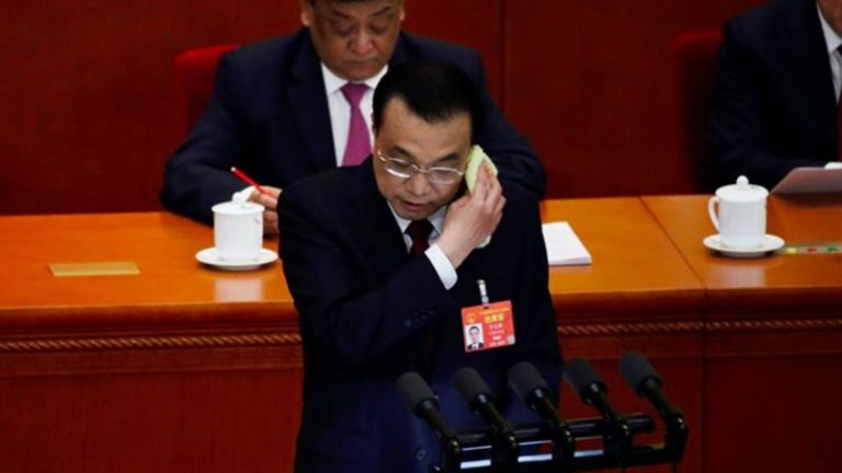 Li Keqiang Mengakui Pertumbuhan Ekonomi Sulit Dijamin: Terpenting Adalah Menstabilkan Lapangan Kerja dan Harga