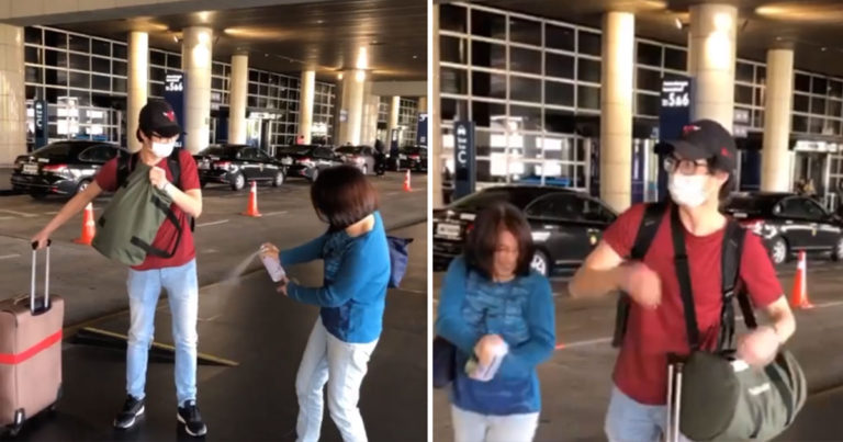Ibu di Malaysia Menyambut Putranya di Bandara Bukan dengan Pelukan, Tapi Menyemprotnya dengan Disinfektan