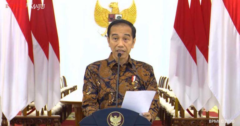Presiden Jokowi Serukan Warga Kerja, Belajar dan Ibadah di Rumah