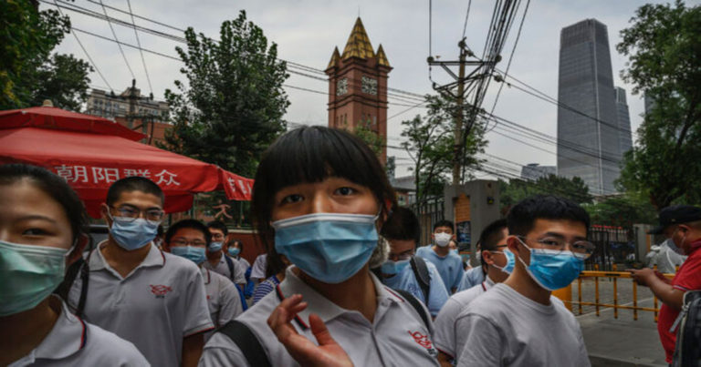 Warga Ungkap Pihak Berwenang di Beijing Menutupi Kasus Virus Terbaru di Komplek Pemukiman
