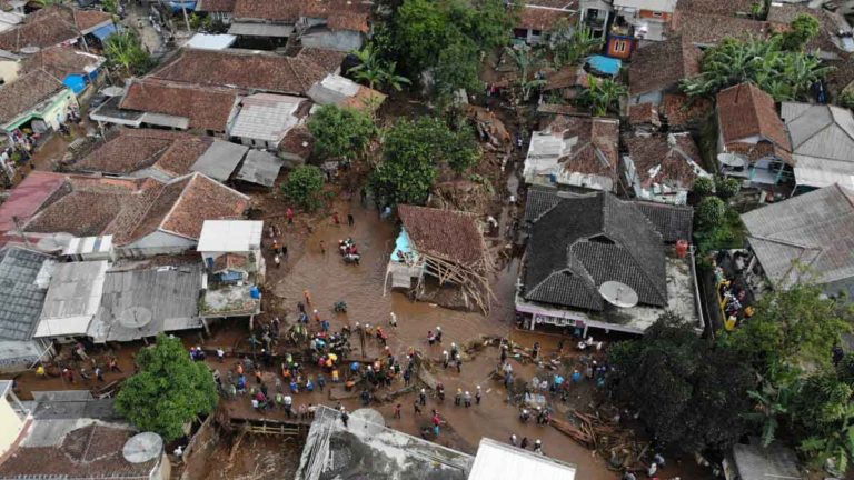 Dua Warga yang Hanyut Saat Banjir Bandang di Sukabumi Ditemukan Meninggal Dunia