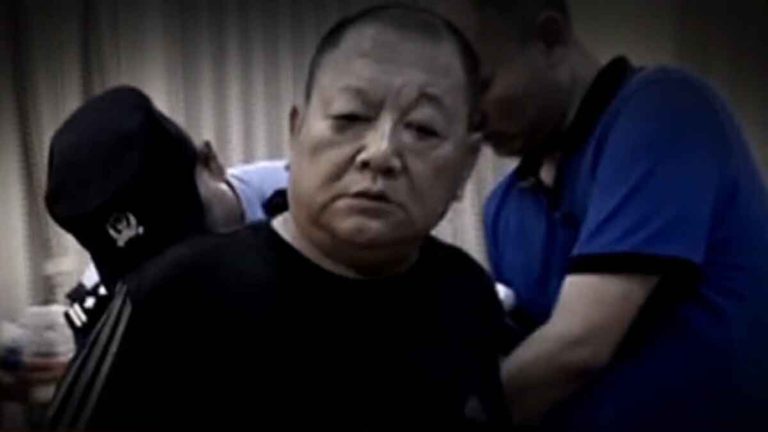 Emas Batangan Seberat 31 Kg dan Uang Lebih dari 7,2 Juta Yuan Disita dari Rumah Pejabat Desa di Beijing