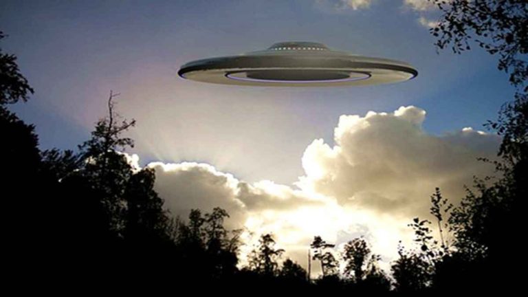 Pengalaman Pilot Tempur  yang Pernah Mengejar UFO :  Benda Itu Bertindak Perilaku Perang