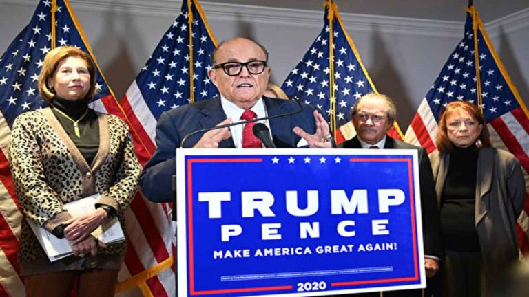 Tim Pengacara Trump Ajukan Litigasi Terhadap 8 Cara Utama Pemilu 2020