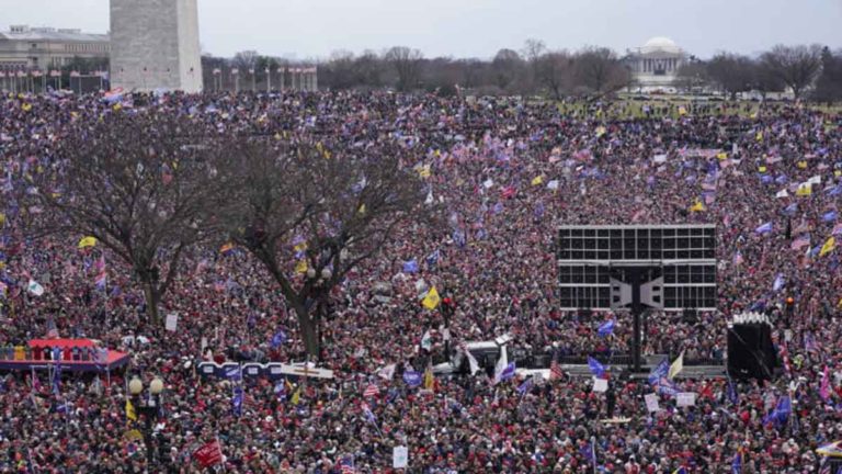 Ribuan Orang Berpartisipasi di Acara ‘Save America March’ di Washington DC