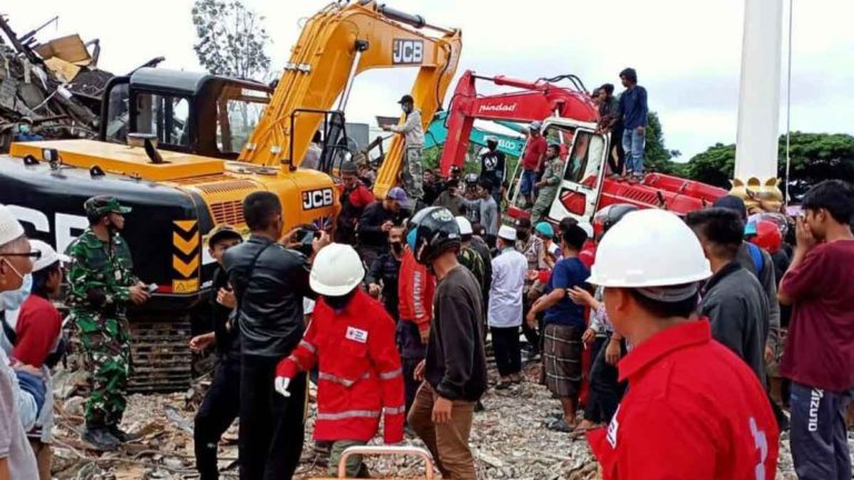 Sebanyak 189 Orang Dirawat di Kabupaten Mamuju, Sulbar dan 15.000 Mengungsi Pasca Gempa M 6,2