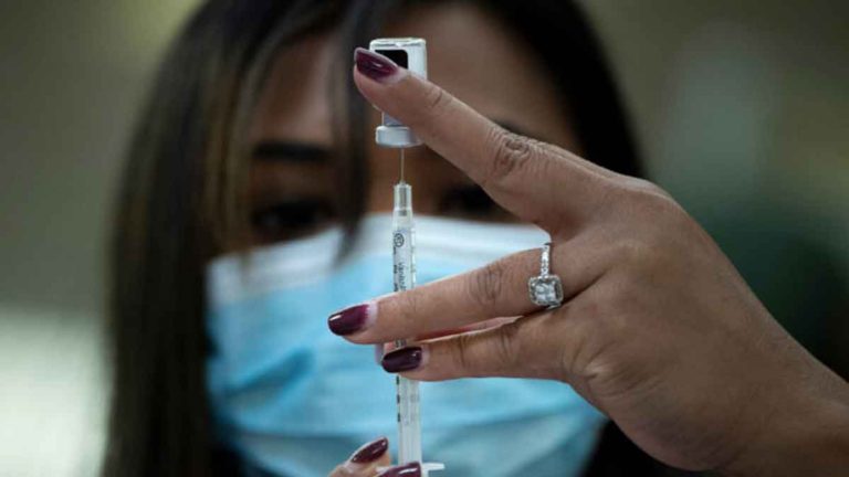 Vaksin Sinopharm Memiliki 73 Efek Samping, Paling Tidak Aman di Dunia