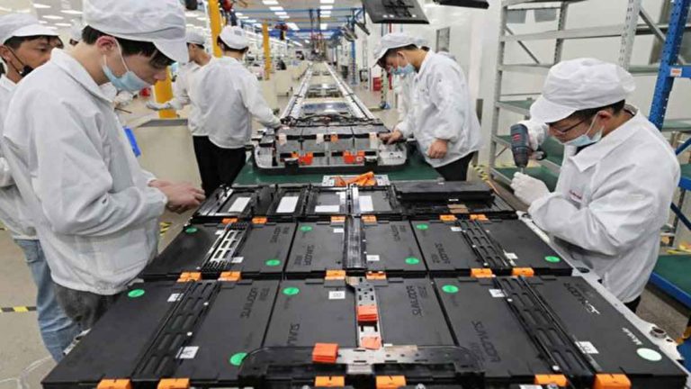 Produsen Mobil Listrik Global Khawatir dengan Upaya Beijing Mengontrol Produk Logam Mangan