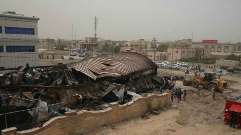 64 Tewas dan Ratusan Terluka Akibat Kebakaran di Rumah Sakit COVID-19 Irak