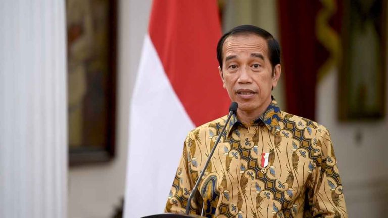 Jokowi Umumkan Perpanjangan PPKM Level 4 Hingga 2 Agustus 2021