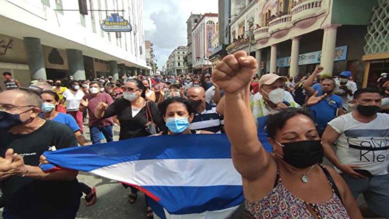 Ribuan Warga Kuba Berunjuk Rasa Menuntut Diakhirinya Kediktatoran Rezim Komunis