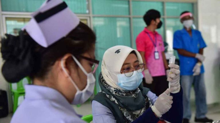 Lebih dari 600 Nakes Masih Terinfeksi Setelah Disuntik dengan Vaksin Buatan Tiongkok, Kemenkes Thailand Gunakan Merek Lainnya