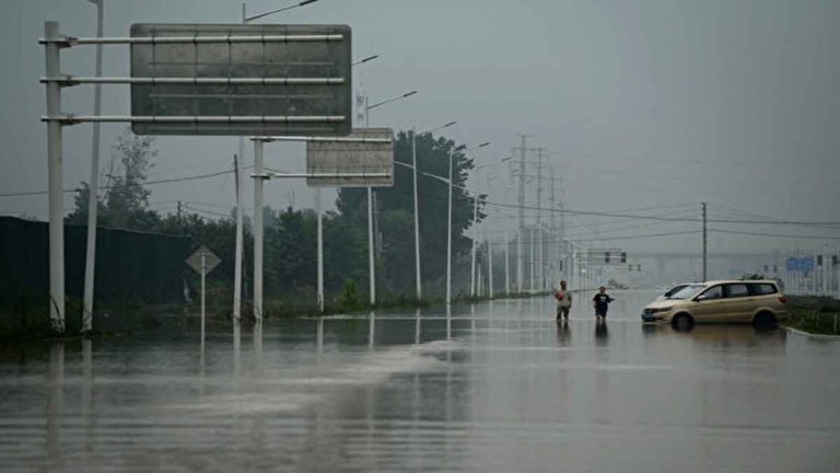 Banjir di Henan Menyebabkan Hampir 50.000 Rumah Runtuh dan Lebih 1 Juta Ternak Mati